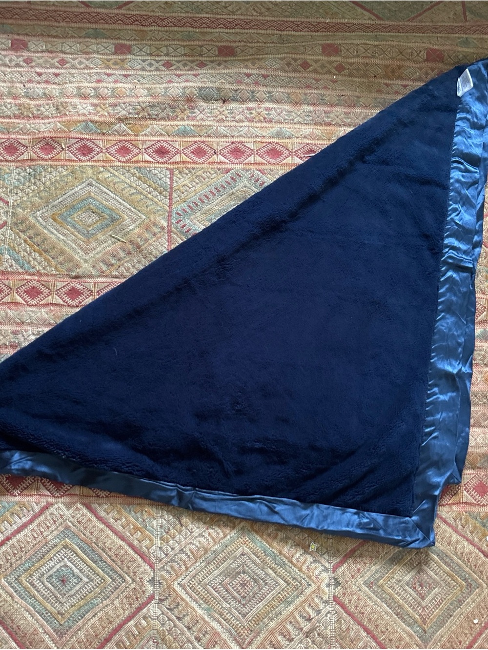 Little Giraffe Navy Plush Baby Blanket with Brand Tag - Picture 4 of 4